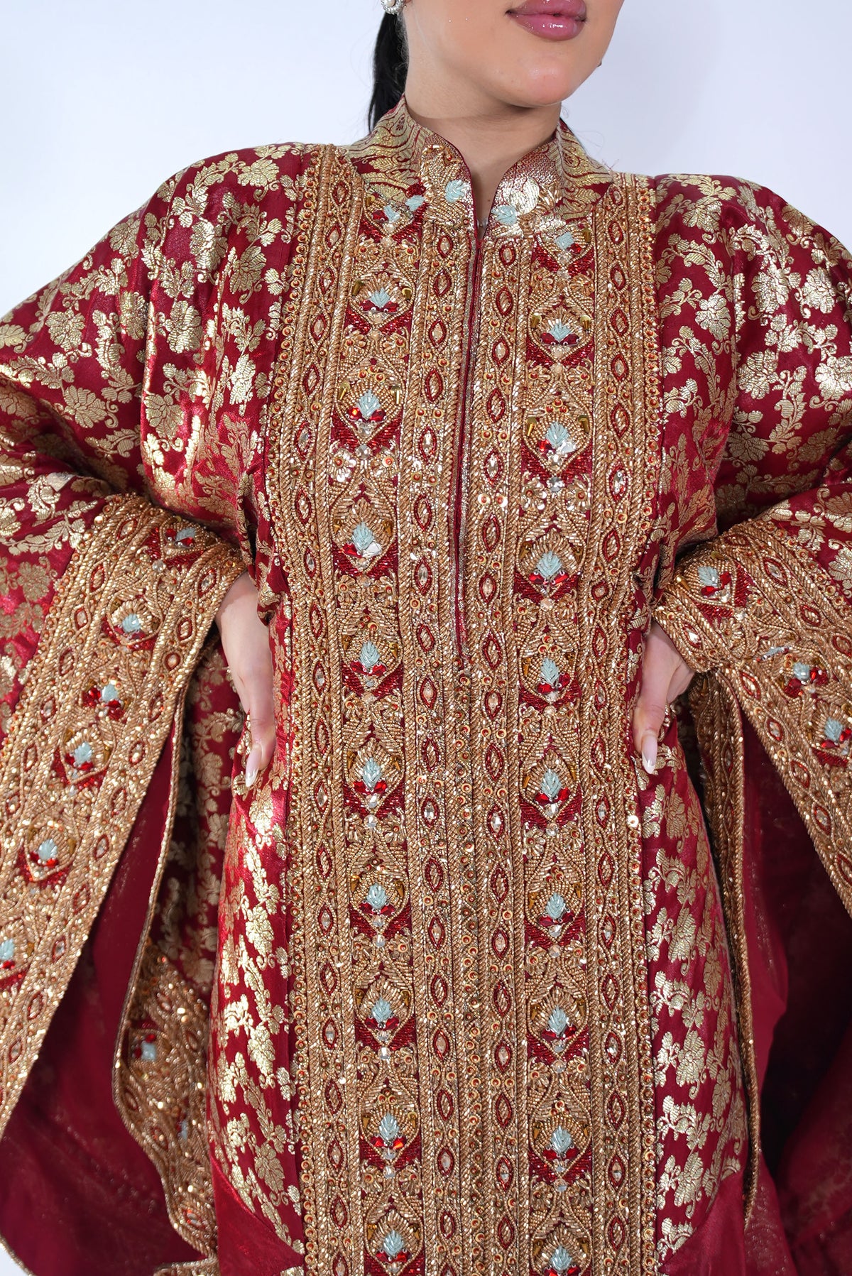Shahad Rouge Zari Thob Al Nashal