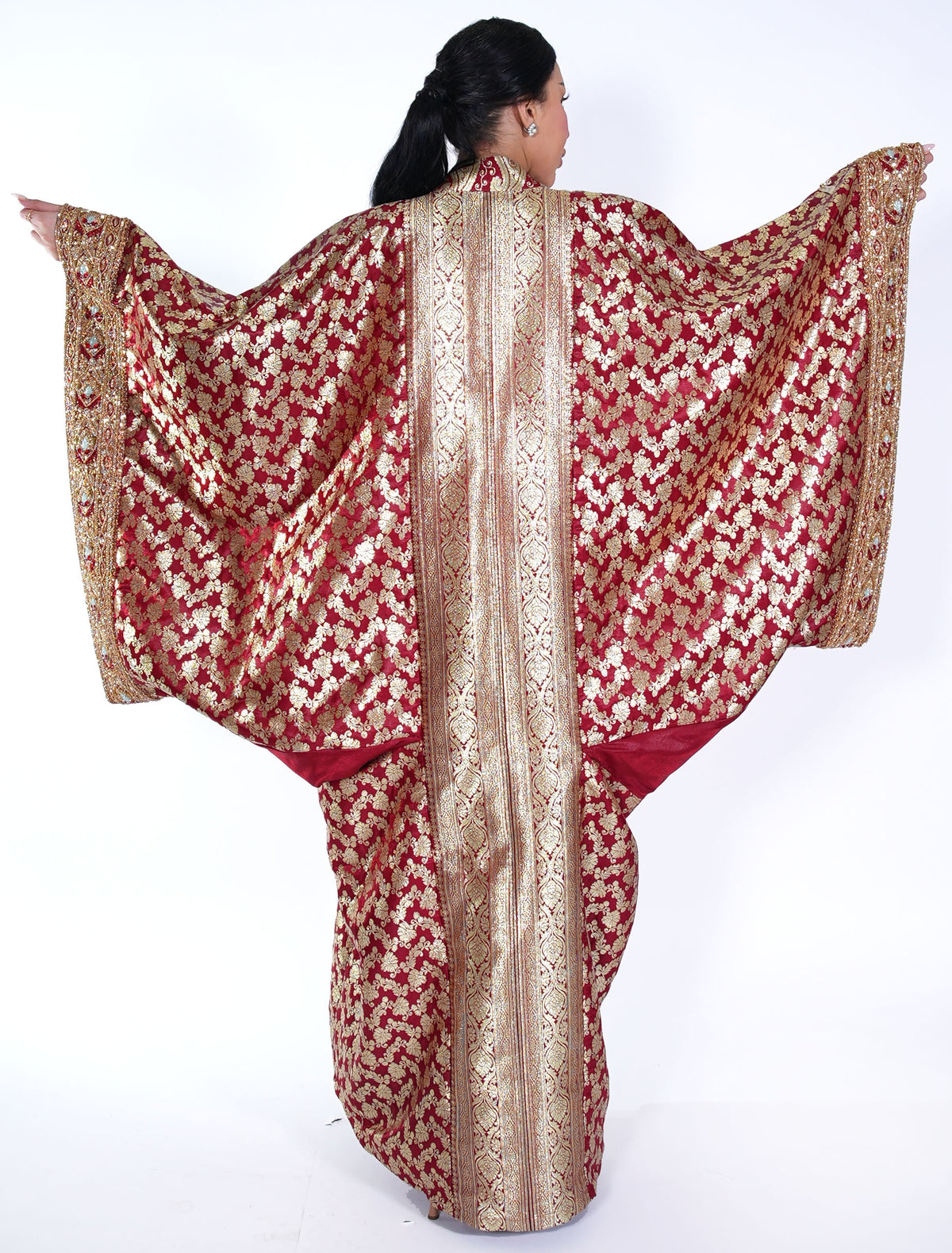 Shahad Rouge Zari Thob Al Nashal