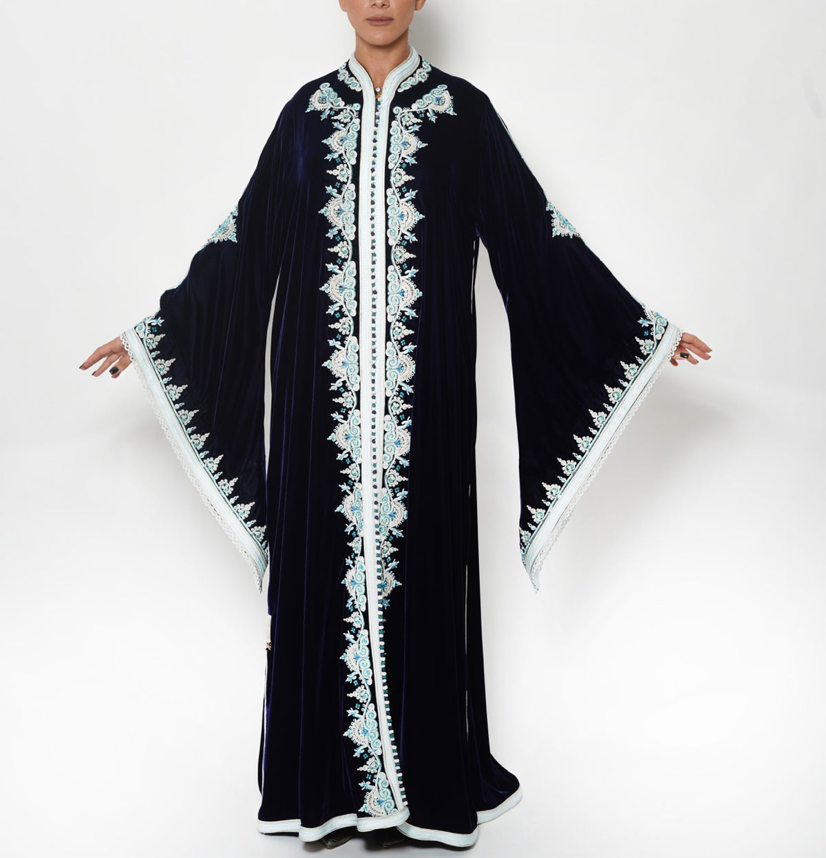 قفطان عزيزة الكحلي والفيروزي