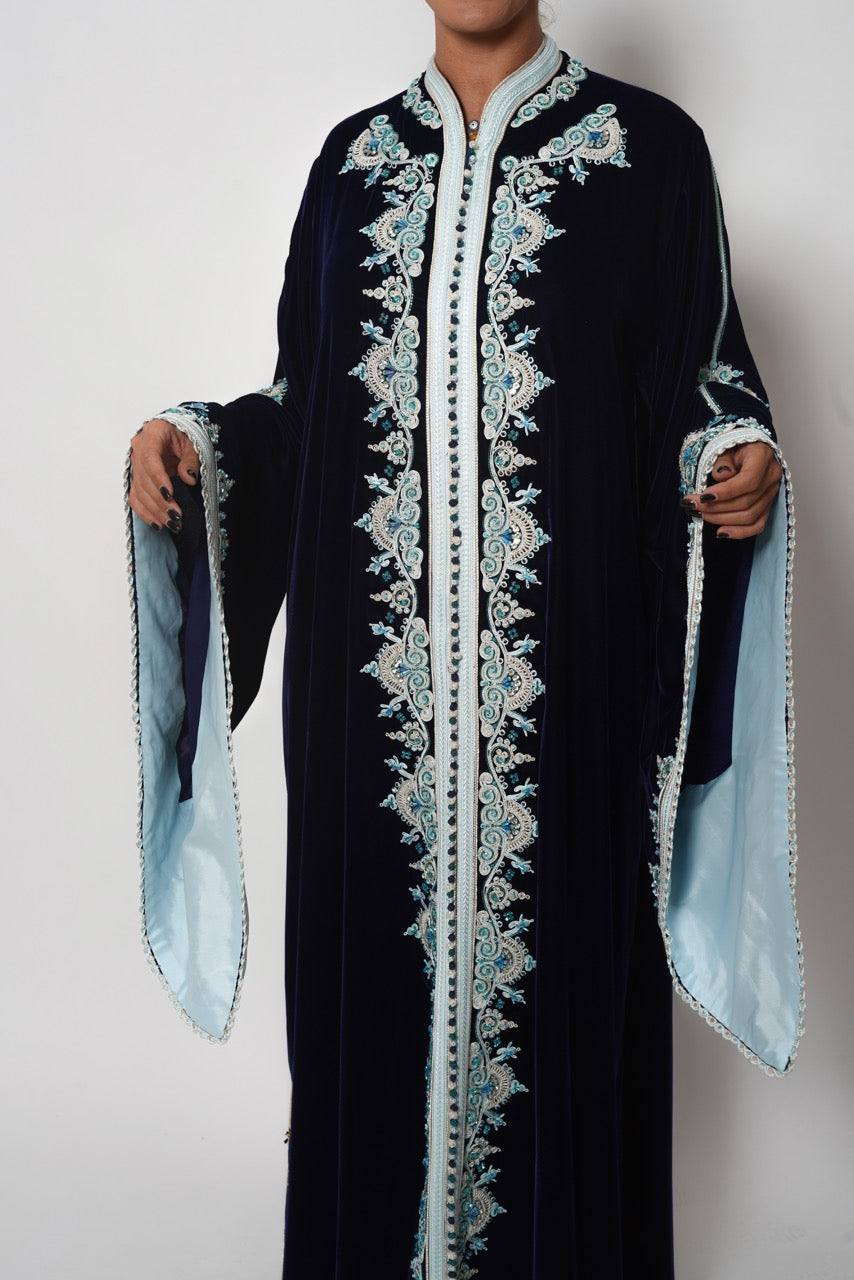 قفطان عزيزة الكحلي والفيروزي