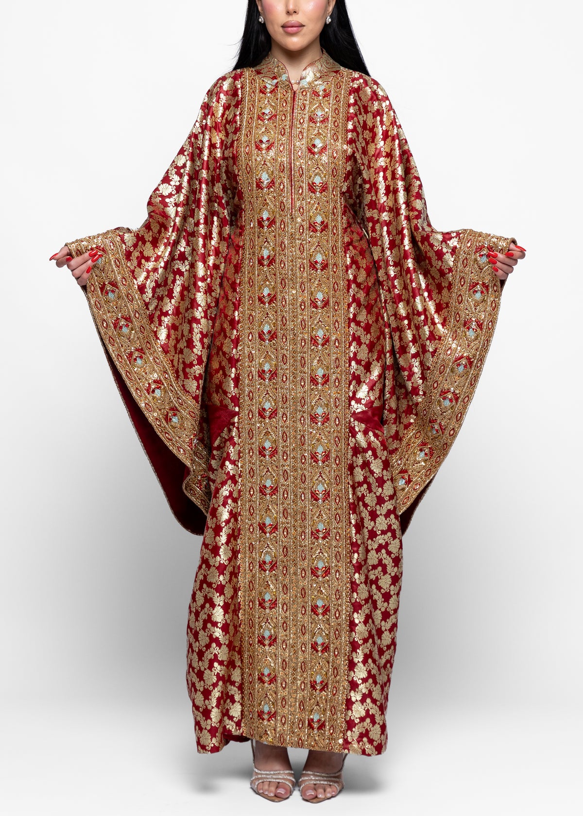 Shahad Rouge Zari Thob Al Nashal