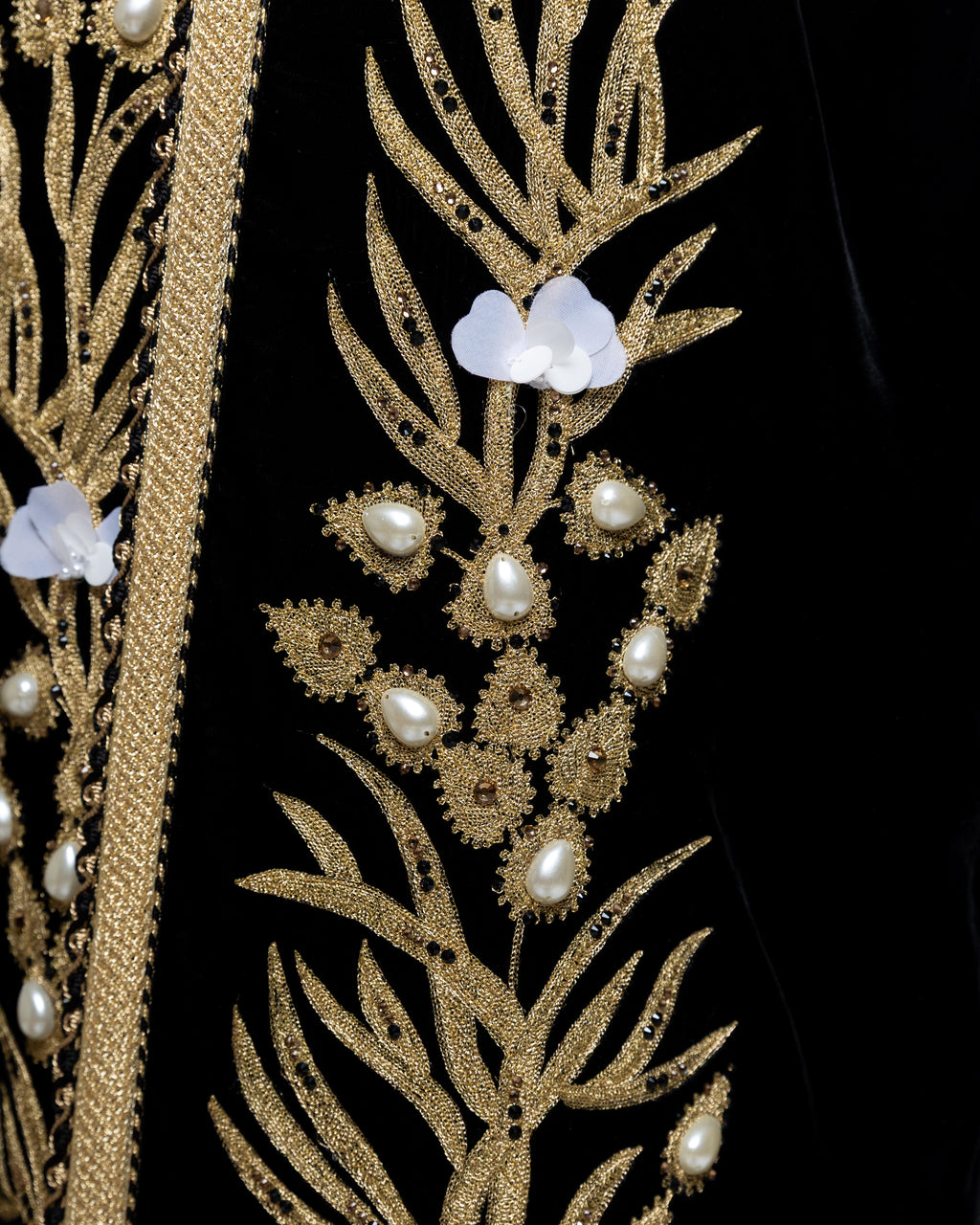 Fajr Noir Golden Garden Cape