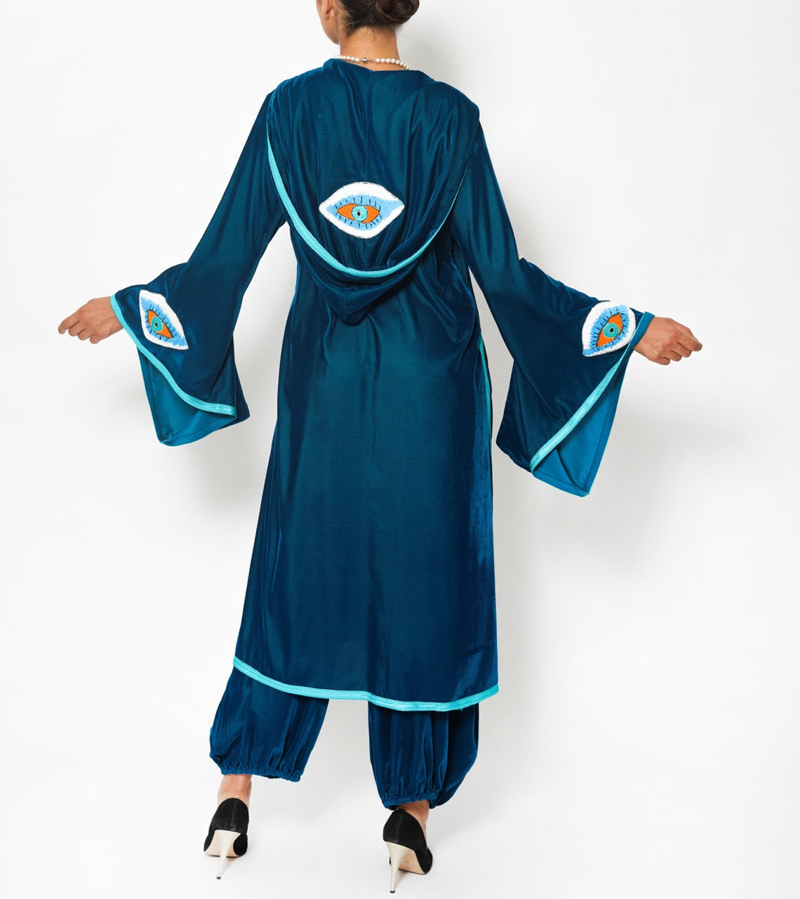 Maitha Teal Eye Silk Velvet Set